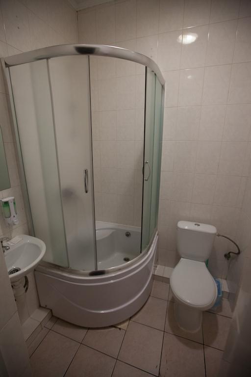 Motel Formula 1 Ivano-Frankivsk Habitación foto